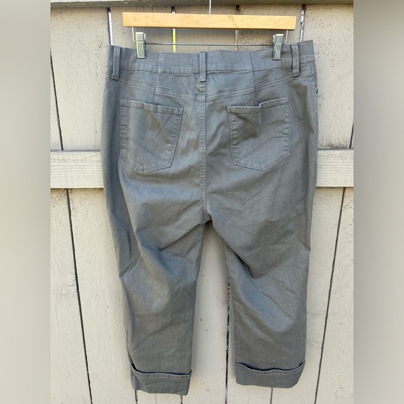 NYDJ Wide Leg Cuffed Capri Jeans Green Fall Size 16 Green - Picture 8 of 8